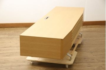 中古　美品　IDC大塚家具　松永工房　NINE(ナイン)　金属製の脚と木製の組み合わせがおしゃれな雰囲気を高めるテレビボード(テレビ台、ローボード、AVボード、リビングボード)(定価約34万5千円)(R-059059)