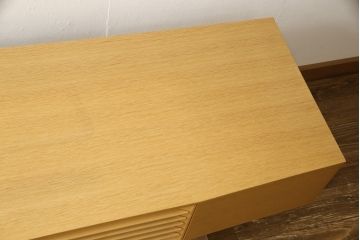 中古　美品　IDC大塚家具　松永工房　NINE(ナイン)　金属製の脚と木製の組み合わせがおしゃれな雰囲気を高めるテレビボード(テレビ台、ローボード、AVボード、リビングボード)(定価約34万5千円)(R-059059)