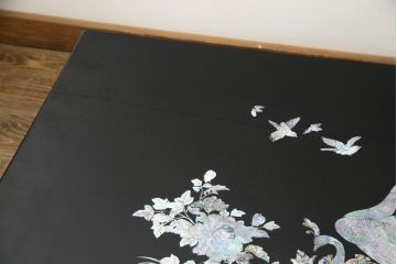 中古　アジア　民芸家具　華やかな螺鈿細工が美しい座卓(定価約60万円)(センターテーブル、ローテーブル)(R-059060)