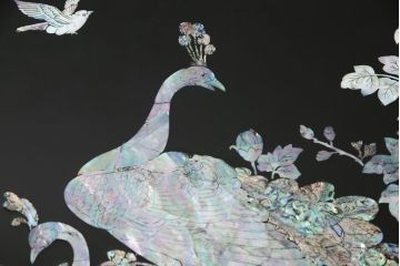 中古　アジア　民芸家具　華やかな螺鈿細工が美しい座卓(定価約60万円)(センターテーブル、ローテーブル)(R-059060)