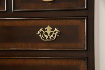中古　美品　DREXEL HERITAGE(ドレクセルヘリテイジ)　シックな色合いがクラシカルな雰囲気を醸し出す縦型チェスト(ランジェリーチェスト、引き出し)(R-059065)