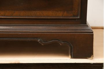 中古　美品　DREXEL HERITAGE(ドレクセルヘリテイジ)　シックな色合いがクラシカルな雰囲気を醸し出す縦型チェスト(ランジェリーチェスト、引き出し)(R-059065)