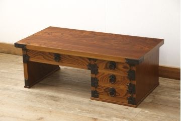 中古　岩谷堂箪笥　南部鉄器金具と漆が和の雰囲気を盛り立てる文机(定価約20万円)(座机、ローテーブル、デスク、在宅ワーク、在宅用)(R-059066)