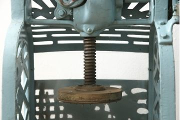 ジャンク品　アンティーク雑貨　現状品　日立製作所　TRADE MARK Swan　カラフルで可愛らしいデザインが魅力的な電動式かき氷機(氷削機、ディスプレイ)(R-059067)