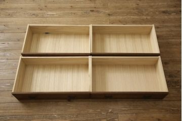 中古　美品　インテリアえぞ(EZO)製　えぞ民芸　GRACEシリーズ　引き出し11杯　品のある佇まいが美しいワイドチェスト(サイドボード、引き出し)(R-059070)