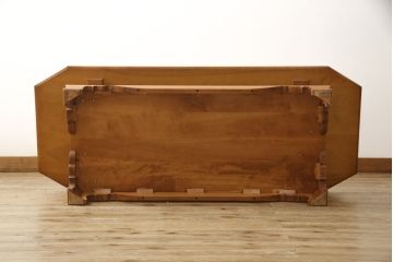 中古　美品　横浜ダニエル(daniel)　クーガー(Cougar)　クラシカルな雰囲気を醸し出すローテーブル(定価約40万円)(センターテーブル、リビングテーブル)(R-059071)
