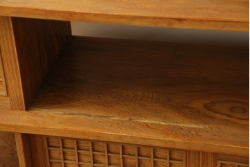 中古　屋久杉(突き板)　美しい杢目と素材の風合いを楽しめる飾り棚(茶箪笥、茶棚、違い棚、飾り棚)(R-059077)