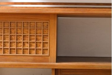 中古　屋久杉(突き板)　美しい杢目と素材の風合いを楽しめる飾り棚(茶箪笥、茶棚、違い棚、飾り棚)(R-059077)