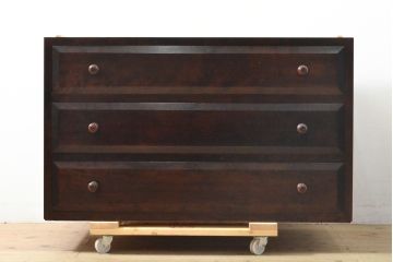 中古　美品　松本民芸家具　天板・脚(台輪)付きリメイク　シックな佇まいが魅力!落ち着きのある空間づくりにおすすめのローチェスト(ローボード、サイドチェスト、引き出し)(R-059079)