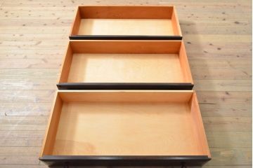 中古　美品　松本民芸家具　天板・脚(台輪)付きリメイク　シックな佇まいが魅力!落ち着きのある空間づくりにおすすめのローチェスト(ローボード、サイドチェスト、引き出し)(R-059079)