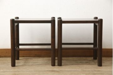 和製ビンテージ　希少な絶版品　北海道民芸家具　シンプルな佇まいがお部屋に取り入れやすい板座のスツール2脚セット(花台、サイドテーブル、飾り台、ヴィンテージ)(R-059087)