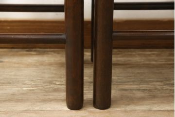 和製ビンテージ　希少な絶版品　北海道民芸家具　シンプルな佇まいがお部屋に取り入れやすい板座のスツール2脚セット(花台、サイドテーブル、飾り台、ヴィンテージ)(R-059087)