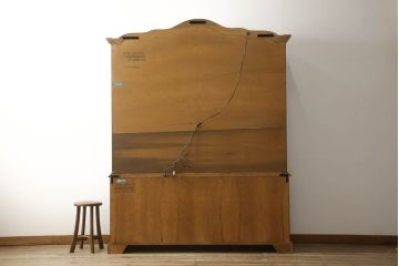 中古　美品　DREXEL HERITAGE(ドレクセルヘリテイジ)　CHERBOURG(シェルブール)　優美な雰囲気を醸し出すキュリオケース(定価約150万円)(飾り棚、食器棚、キャビネット、ガラスケース)(R-059089)