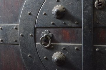 和製アンティーク　特注　最高級　型替わり厚手金具　総桐　観音開き時代箪笥(観音箪笥、和箪笥、衣装たんす、桐箪笥)(R-059093)