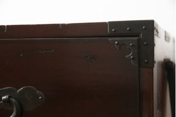 和製アンティーク　美品　前面栗材　趣あふれる佇まいが魅力的な米沢箪笥・下段(和タンス、時代箪笥、衣装たんす、収納箪笥、引き出し)(R-059102)
