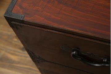 和製アンティーク　美品　前面栗材　趣あふれる佇まいが魅力的な米沢箪笥・下段(和タンス、時代箪笥、衣装たんす、収納箪笥、引き出し)(R-059102)