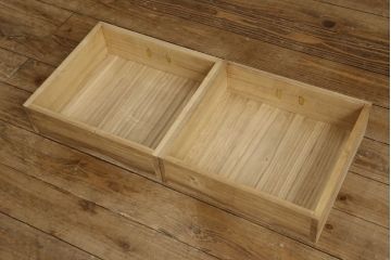 中古　民芸家具　螺鈿(ラデン)細工入り　小振りなサイズ感と控えめな装飾が上品な印象の総桐箪笥(並厚)(桐たんす、和タンス、衣装箪笥、着物箪笥)(R-059114)