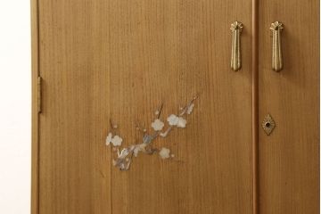 中古　民芸家具　螺鈿(ラデン)細工入り　小振りなサイズ感と控えめな装飾が上品な印象の総桐箪笥(並厚)(桐たんす、和タンス、衣装箪笥、着物箪笥)(R-059114)