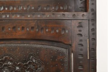 中古　軽井沢彫り　繊細かつ大胆な彫り込みが目を引く和たんす(和服箪笥、着物タンス、衣装たんす)(R-059115)