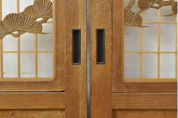 アンティーク建具　鶴と松の彫刻がなんとも風情がある板戸4枚セット(帯戸、引き戸、建具)(R-059118)