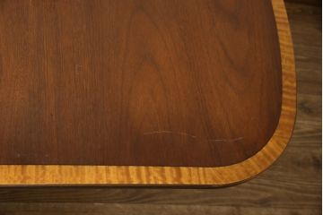 イギリスビンテージ　高級ブランド　RACKSTRAW(ラックストロー)　マホガニー材　クラシカルな脚のつくりが目を引くダイニングテーブル(6人掛け、ヴィンテージ)(R-059132)