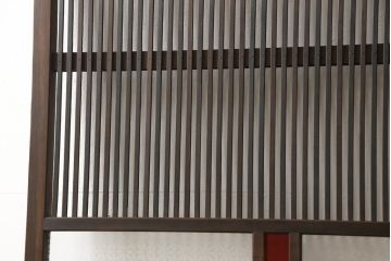 アンティーク建具　当店オリジナルガラス　色ガラスがアクセントの大正ロマンに合う格子戸1枚(ガラス帯戸、引き戸、建具)(R-059133)