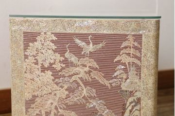 中古　ガラス天板付き　螺鈿(らでん)細工　民芸家具　細やかな細工に思わず見惚れてしまう小引き出し(小物収納、チェスト)(R-059136)