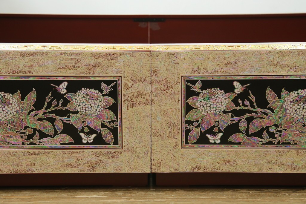 中古　螺鈿(らでん)細工　民芸家具　花と蝶のモチーフが華やかなベッドフレーム　定価約280万円　(R-059137)