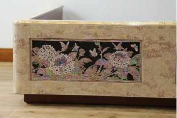 中古　螺鈿(らでん)細工　民芸家具　花と蝶のモチーフが華やかなベッドフレーム　定価約280万円　(R-059137)