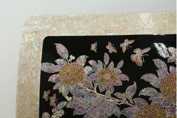 中古　螺鈿(らでん)細工　民芸家具　花と蝶のモチーフが華やかなベッドフレーム　定価約280万円　(R-059137)