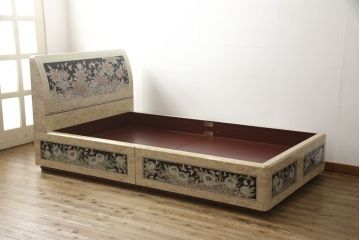 中古　螺鈿(らでん)細工　民芸家具　存在感抜群の佇まいが目を引くベッドフレーム(定価約280万円)(ベッド)(R-059137)