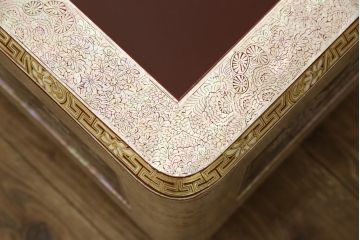 中古　螺鈿(らでん)細工　民芸家具　存在感抜群の佇まいが目を引くベッドフレーム(定価約280万円)(ベッド)(R-059137)