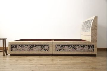 中古　螺鈿(らでん)細工　民芸家具　存在感抜群の佇まいが目を引くベッドフレーム(定価約280万円)(ベッド)(R-059137)