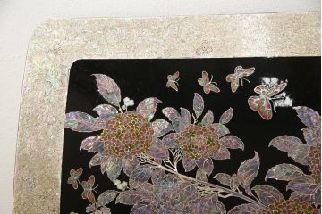 中古　螺鈿(らでん)細工　民芸家具　存在感抜群の佇まいが目を引くベッドフレーム(定価約280万円)(ベッド)(R-059137)
