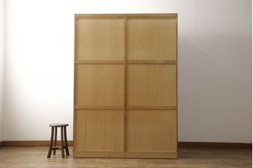 中古　美品　高級品!　在名入り(舟風)　鎌倉彫り　漆塗り・朱塗り　内部桐材　職人のこだわりが感じられるモダンなワードローブ(収納棚、洋服タンス、婚礼家具)(R-059146)