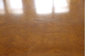 中古　美品　イタリア高級家具　メデア(Medea)　脚に入った幾何学模様が目を引くエクステンションテーブル(定価約90万円)(ダイニングテーブル、6人掛け)(R-059155)