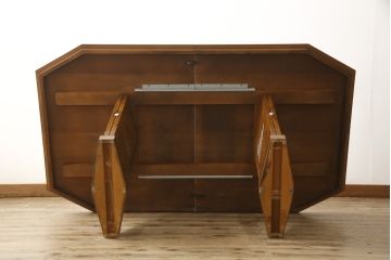 中古　美品　イタリア高級家具　メデア(Medea)　脚に入った幾何学模様が目を引くエクステンションテーブル(定価約90万円)(ダイニングテーブル、6人掛け)(R-059155)