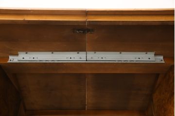 中古　美品　イタリア高級家具　メデア(Medea)　脚に入った幾何学模様が目を引くエクステンションテーブル(定価約90万円)(ダイニングテーブル、6人掛け)(R-059155)