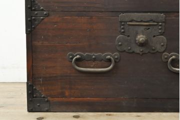アンティーク家具　上手物!　金具の立派な総桐関東衣装箪笥(時代箪笥、和タンス、重ね箪笥、引き出し)(R-059157)