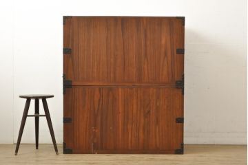 アンティーク家具　上手物!　金具の立派な総桐関東衣装箪笥(時代箪笥、和タンス、重ね箪笥、引き出し)(R-059157)