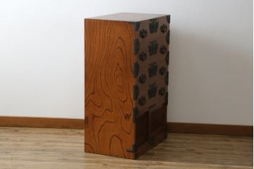 中古　美品　岩谷堂箪笥　ハッキリとした木目が目を引く縦型チェスト(和タンス、衣装箪笥、引き出し)(R-059165)