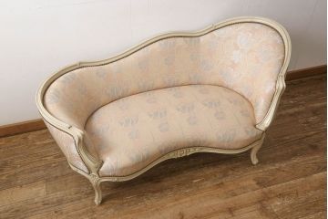 中古　美品　カリモク家具(karimoku)　domani(ドマーニ)　Louis(ルイ)XVシリーズ　優しい雰囲気を醸し出すカウチソファ(二人掛け、2P、長椅子)(R-059177)