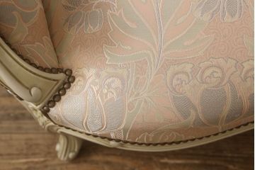 中古　美品　カリモク家具(karimoku)　domani(ドマーニ)　Louis(ルイ)XVシリーズ　優しい雰囲気を醸し出すカウチソファ(二人掛け、2P、長椅子)(R-059177)