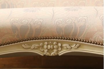 中古　美品　カリモク家具(karimoku)　domani(ドマーニ)　Louis(ルイ)XVシリーズ　優しい雰囲気を醸し出すカウチソファ(二人掛け、2P、長椅子)(R-059177)