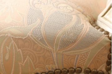 中古　美品　カリモク家具(karimoku)　domani(ドマーニ)　Louis(ルイ)XVシリーズ　優しい雰囲気を醸し出すカウチソファ(二人掛け、2P、長椅子)(R-059177)