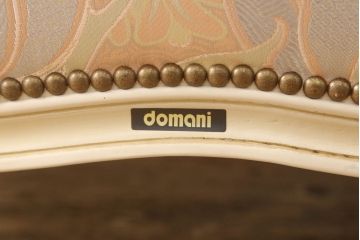 中古　美品　カリモク家具(karimoku)　domani(ドマーニ)　Louis(ルイ)XVシリーズ　優しい雰囲気を醸し出すカウチソファ(二人掛け、2P、長椅子)(R-059177)