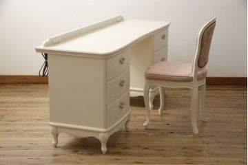 中古　松永工房　カンティーニュシリーズ　ガーリースタイルの空間づくりに活躍するデスク+チェアセット(定価約45万円)(R-059178)