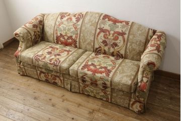 中古　美品　DREXEL HERITAGE(ドレクセルヘリテイジ)　880S　重厚でクラシカルな雰囲気が魅力的なキャメルバック2.5人掛けソファ(2人掛けソファ、3人掛けソファ、2P、3P)(定価約70万円)(R-059179)