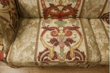 中古　美品　DREXEL HERITAGE(ドレクセルヘリテイジ)　880S　重厚でクラシカルな雰囲気が魅力的なキャメルバック2.5人掛けソファ(2人掛けソファ、3人掛けソファ、2P、3P)(定価約70万円)(R-059179)