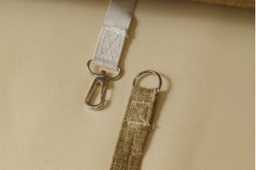 中古　美品　DREXEL HERITAGE(ドレクセルヘリテイジ)　880S　重厚でクラシカルな雰囲気が魅力的なキャメルバック2.5人掛けソファ(2人掛けソファ、3人掛けソファ、2P、3P)(定価約70万円)(R-059179)